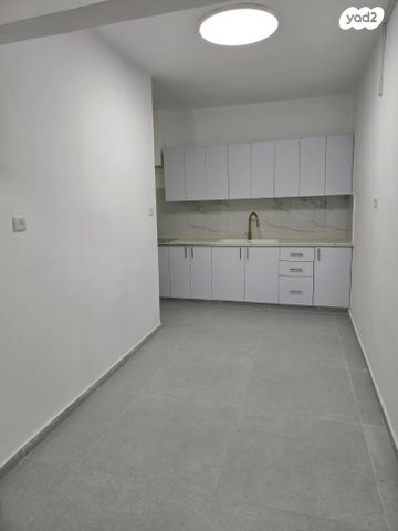 דירה, צ"ג בנות 37, רמב"ם, ראשון לציון