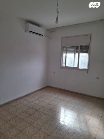 דו משפחתי, החושל 1, בן עמי, בן עמי