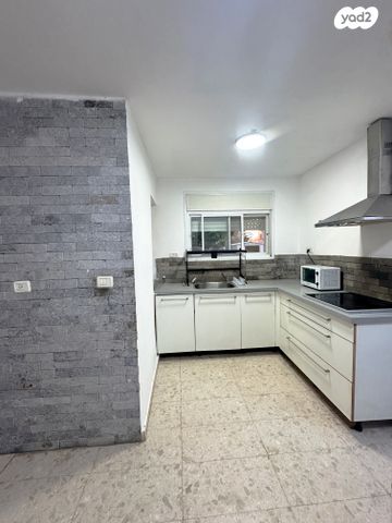 דירת גן, השקד 1, עין שרה, נהריה