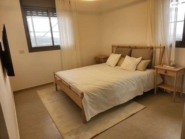 דירה, כלנית 1, צופים, צופים