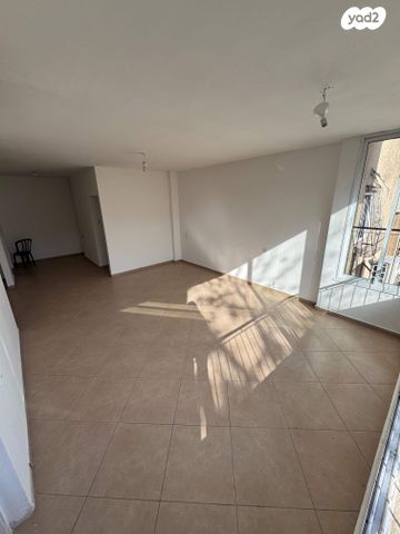 דירה, אלוף שמחוני 5, הפועל המזרחי ג', שיכון ג', בני ברק