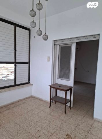 דו משפחתי, החושל 1, בן עמי, בן עמי