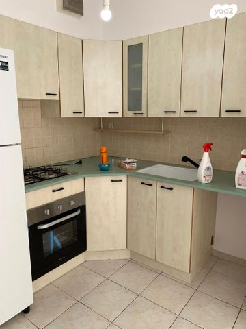 דירה, דרך מרדכי בשיסט 41, נווה עמית, רחובות