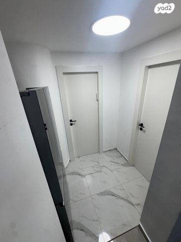 דירה, העירית 1, צמח השדה, מעלה אדומים