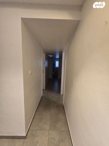 גג/ פנטהאוז, ביאליק 18, רובע ה', אשדוד