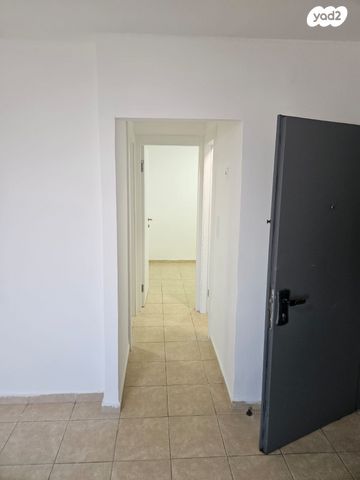 דירה, נחל גרופית 1, הראשונים, מצפה רמון