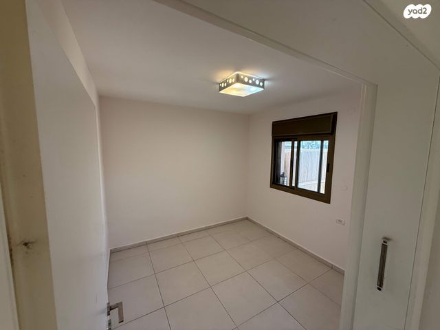 שדרות הנשיא השישי 16