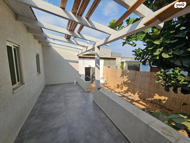 דו משפחתי, התאנה 20, שכונה 2, תל מונד