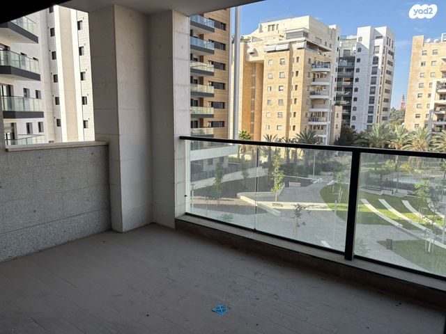 דירה, אסירי ציון 11, קרית שלום, תל אביב יפו