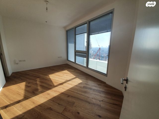 דירה, גרציאני יצחק 6, גני שרונה, קרית הממשלה, תל אביב יפו