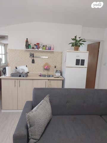 יחידת דיור, קיבוץ גלויות 24, נווה עמל, הרצליה