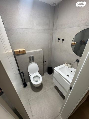 דירה, העירית 1, צמח השדה, מעלה אדומים