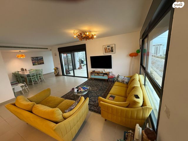 גג/ פנטהאוז, הרב שלום שבזי, פסגות אפק, ראש העין