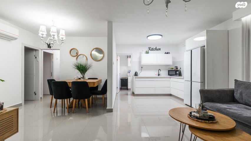 נחום גוטמן 26