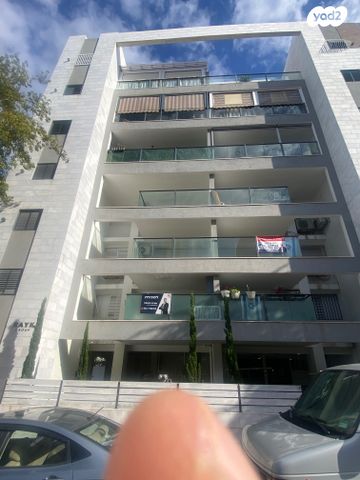 יוסף אהרונוביץ' 