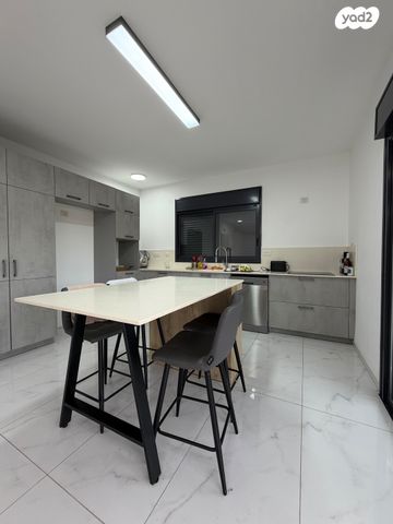 שדרות המגינים 28