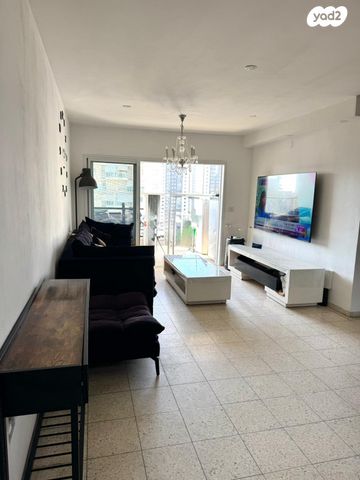 אהרון בוגנים 8