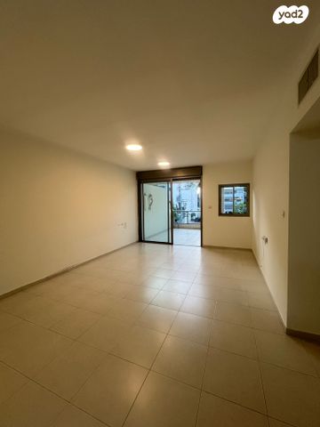 דירה, גולומב, רעננה