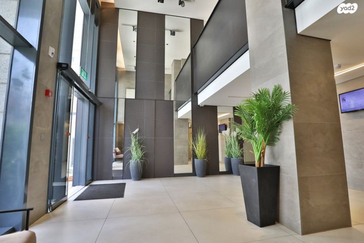 דירה, חצרות המושבה, רחובות