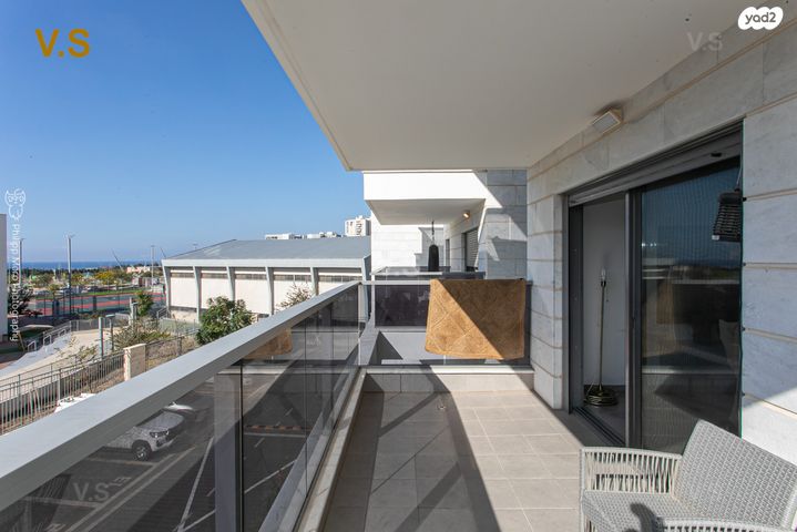 דירה, הגל, החותרים, טירת כרמל