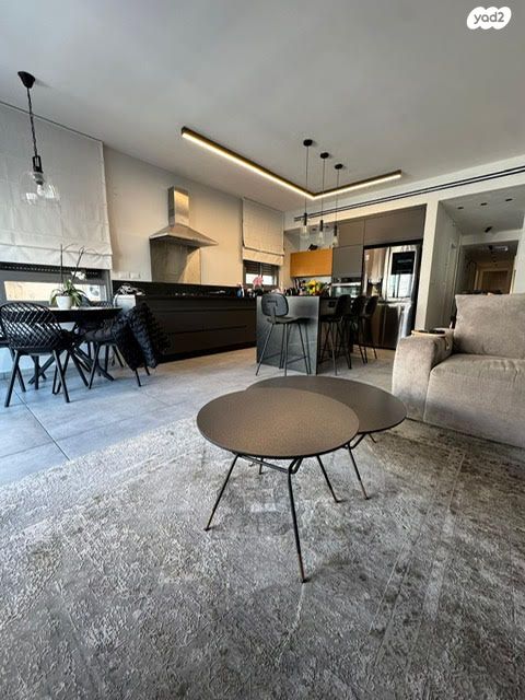 דירה, מרום נווה, רמת יצחק, רמת גן