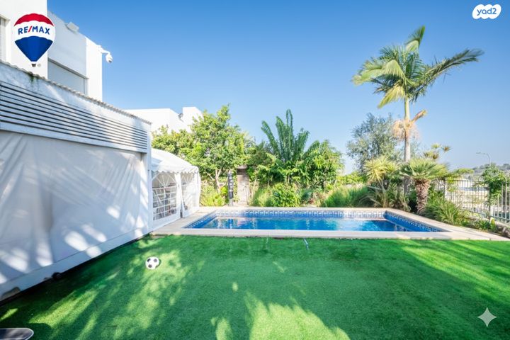 דו משפחתי, מול היקב, זכרון יעקב