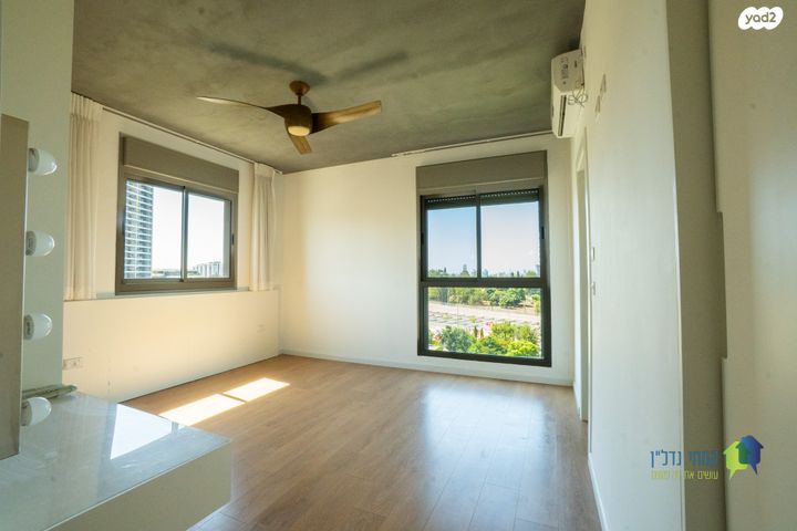 דירה, חיים בר לב, קרית קריניצי, רמת גן