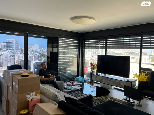 גג/ פנטהאוז, רמב"ם 13, הגבול רוטשילד, בת ים