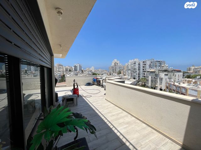 גג/ פנטהאוז, רמב"ם 13, הגבול רוטשילד, בת ים