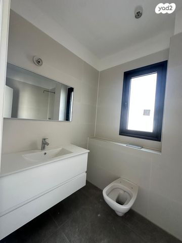 דירה, אשכולות, עמק הכרמל, נשר