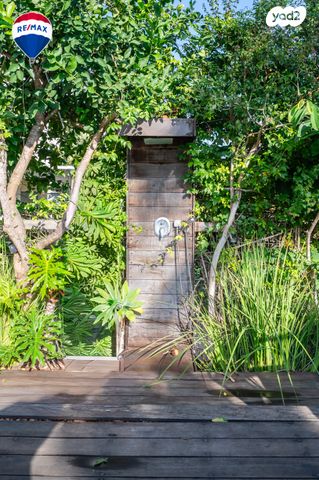 דו משפחתי, מול היקב, זכרון יעקב