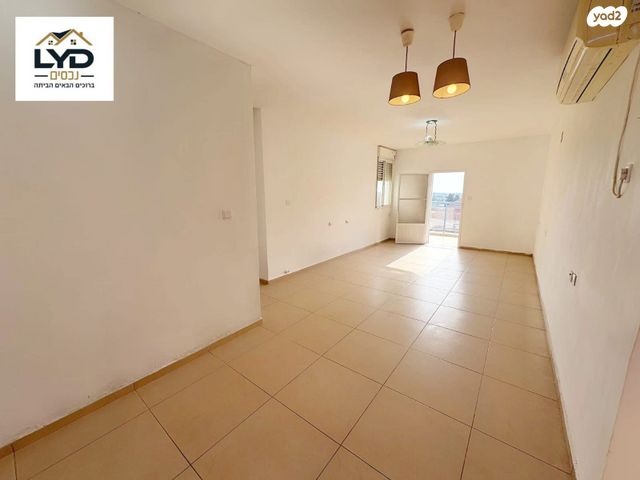 דירה, אסירי ציון, חדרה