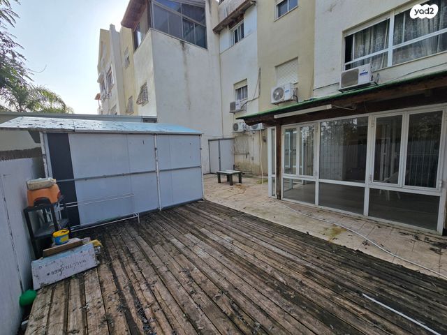 דירת גן, הרצליה