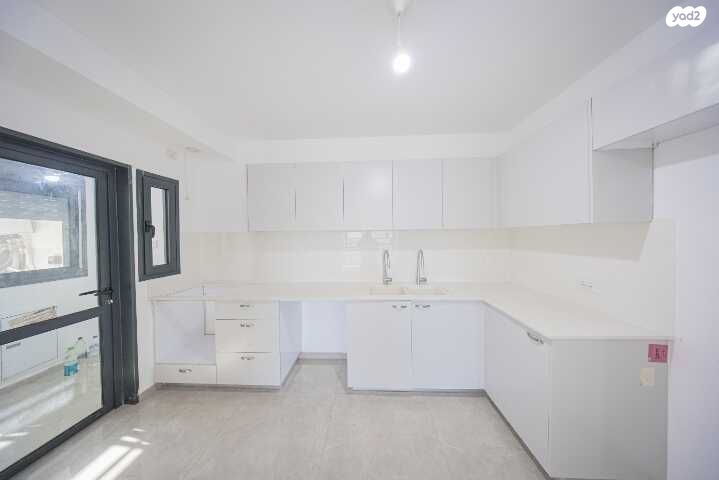 גג/ פנטהאוז, רועי קליין, בית שמש