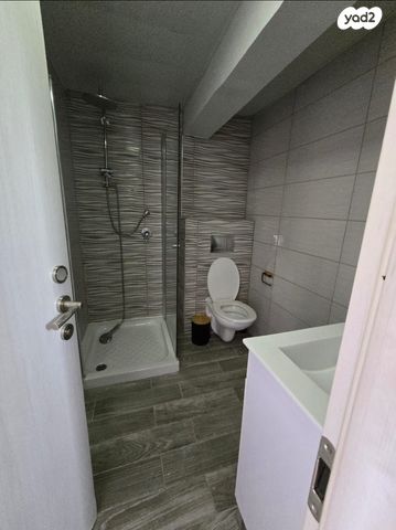 דירה, שדרות המגינים, שער פלמר, תחנת רכבת השמונה, חיפה