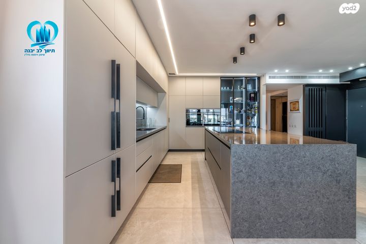 גג/ פנטהאוז, הנמל, נאות רבין, יבנה