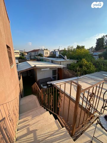 גג/ פנטהאוז, דיזרעאלי, עמידר, בנית, לוד