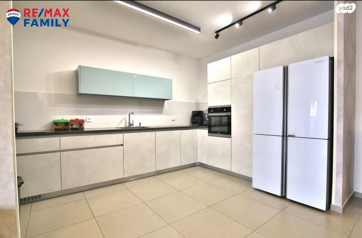 דירה, שושנה דמארי, נאות אפק, אפקה, קרית ביאליק