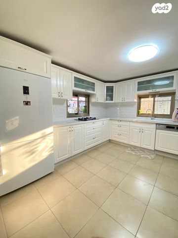 גג/ פנטהאוז, דיזרעאלי, עמידר, בנית, לוד