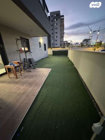 דירת גן, הרב אבא אבוחצירה, שדרות בפארק, שדרות