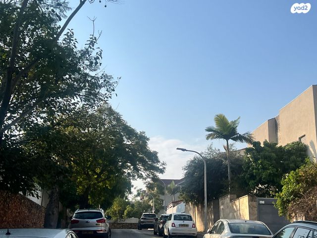 קרית הפרחים - 2005