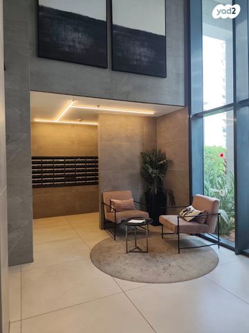 דירה, חצרות המושבה, רחובות