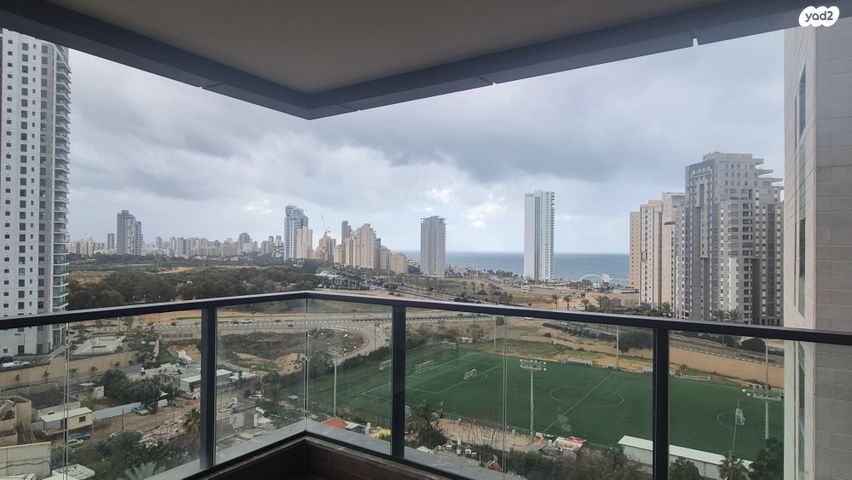 דירה, אמנון ליפקין שחק, נוף הטיילת, נתניה