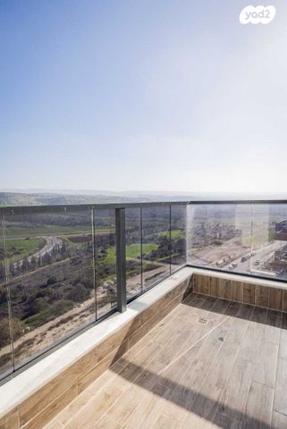 גג/ פנטהאוז, רועי קליין, בית שמש