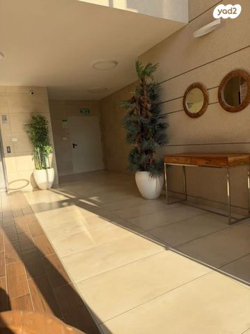 גג/ פנטהאוז, פסגת טל, ראש העין