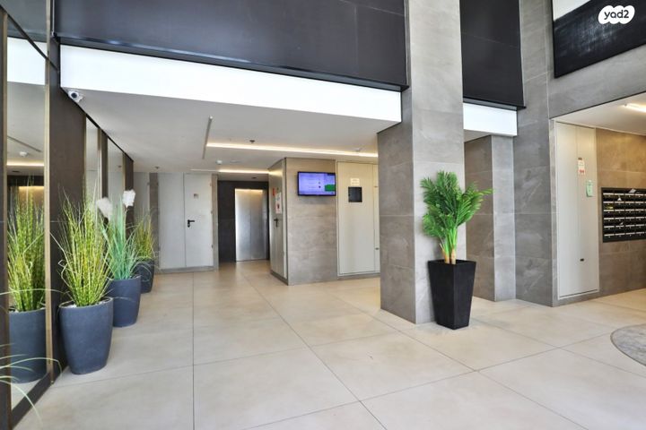 דירה, חצרות המושבה, רחובות