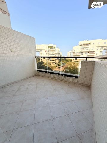 דירה, הגיתית, נאות אשלים, ראשון לציון