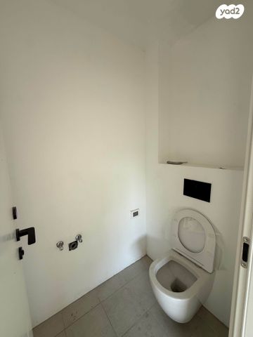 דירה, הקרן הקיימת, מרכז, הרצליה