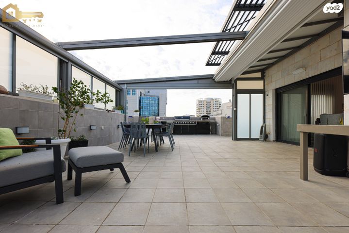 גג/ פנטהאוז