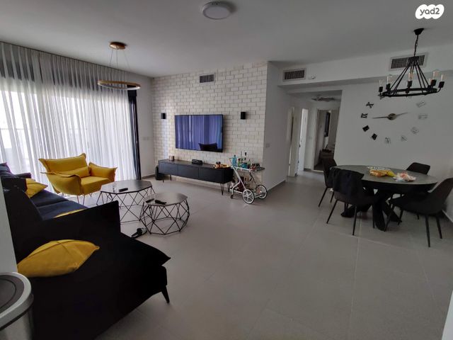 חצרות המושבה